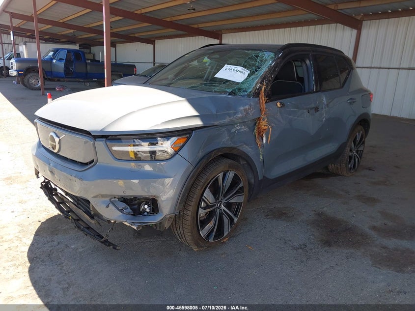 2021 VOLVO XC40 RECHARGE PURE ELECTRIC auction photo 2