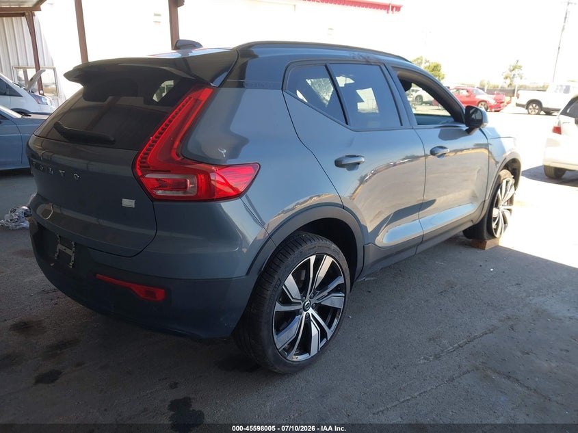 2021 VOLVO XC40 RECHARGE PURE ELECTRIC auction photo 4
