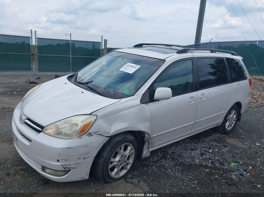 2004 Toyota Sienna, Left Front, IAAI, VIN 5TDBA22C34S005334 — photo 2