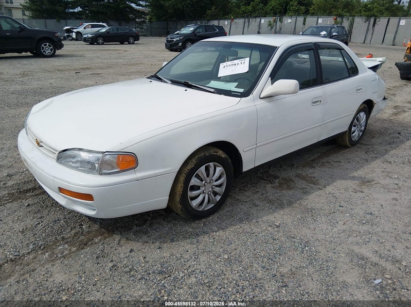 1996 Toyota Camry Dx/Le/Xle, Rear, IAAI, VIN 4T1BG12K5TU828823 — photo 2