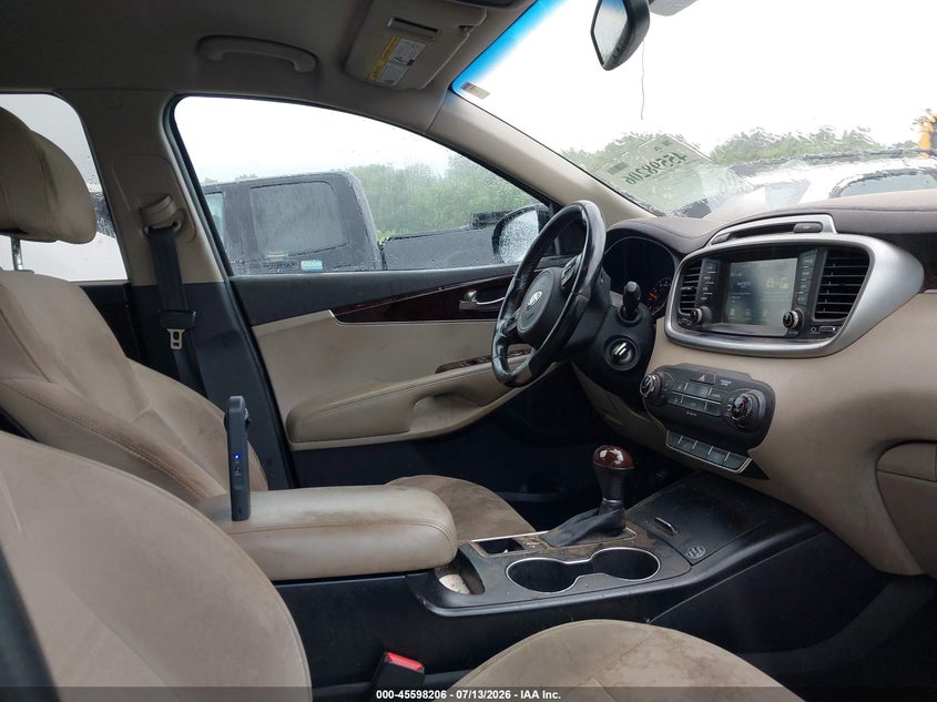 2017 KIA SORENTO auction photo 5