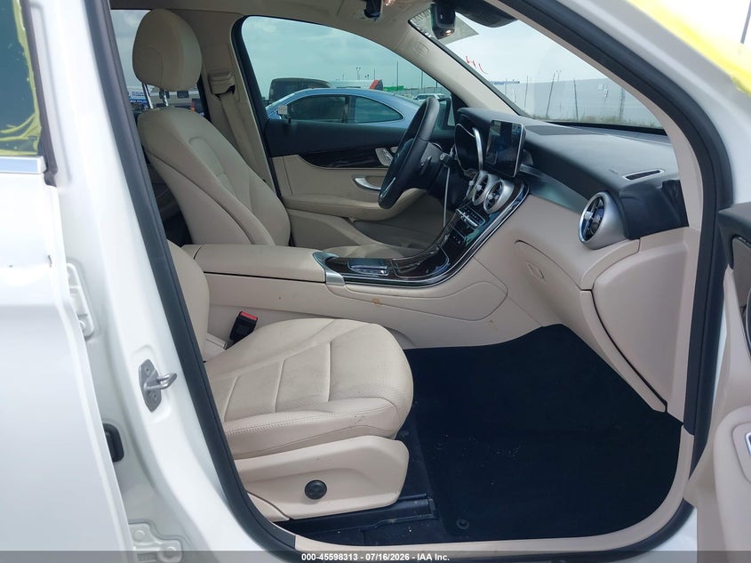 2021 MERCEDES-BENZ GLC 300 auction photo 5