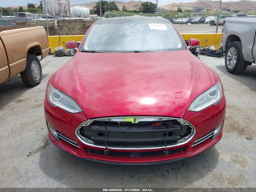 2014 Tesla Model S VIN: 5YJSA1S12EFP60697 Lot: 45598338