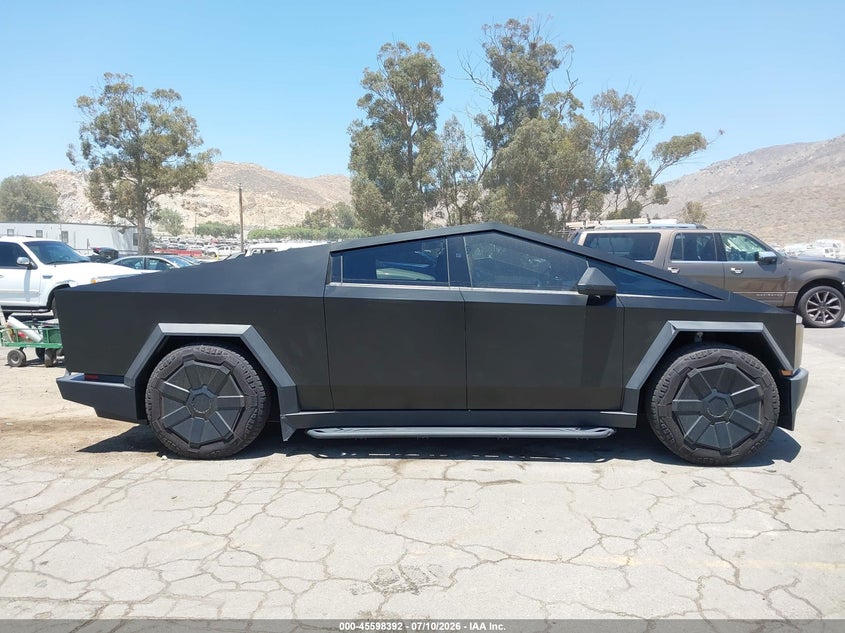 2024 Tesla Cybertruck Cyberbeast VIN: 7G2CEHEE7RA037282 Lot: 45598392