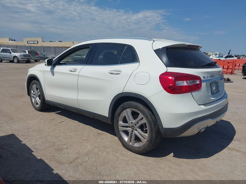2018 MERCEDES-BENZ GLA 250 auction photo 3