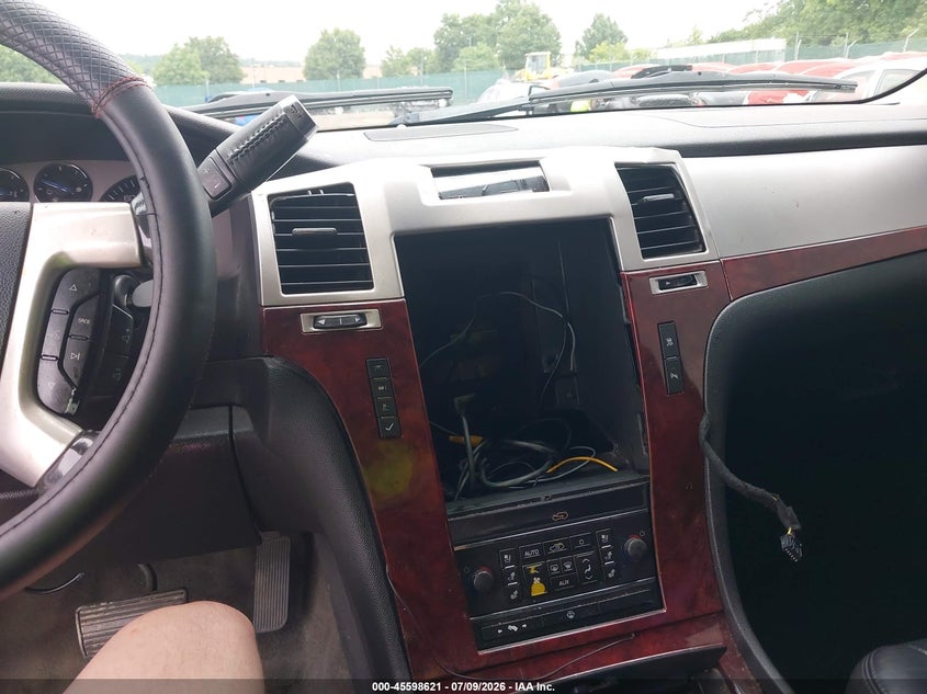2008 Cadillac Escalade VIN: 1GYFK638X8R263641 Lot: 45598621