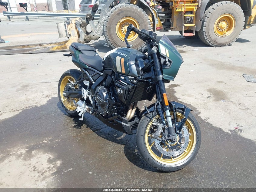 2026 SUZUKI GSX800 TT