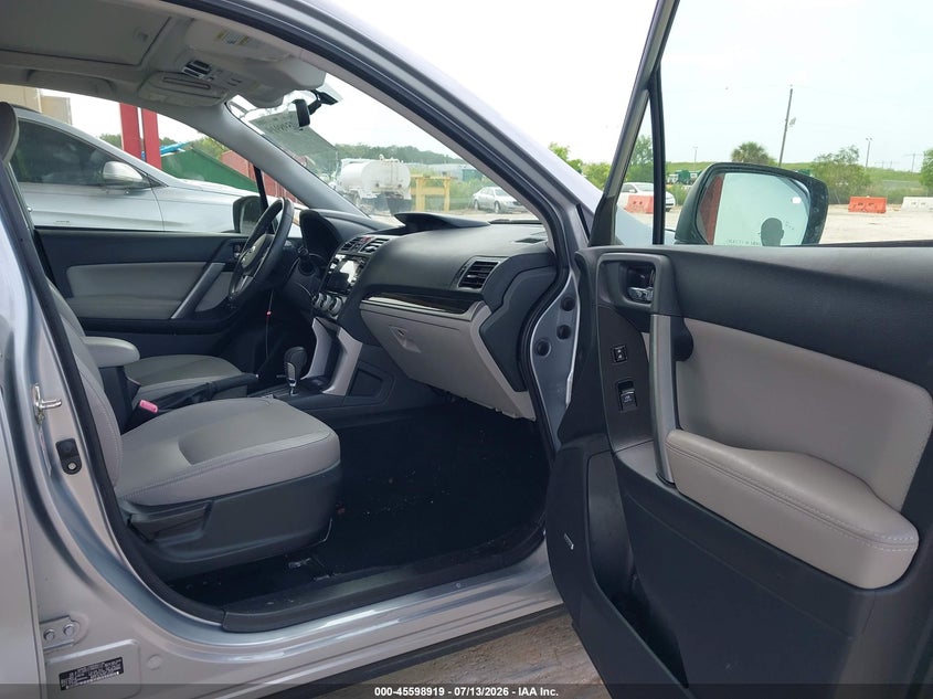 2018 SUBARU FORESTER auction photo 5