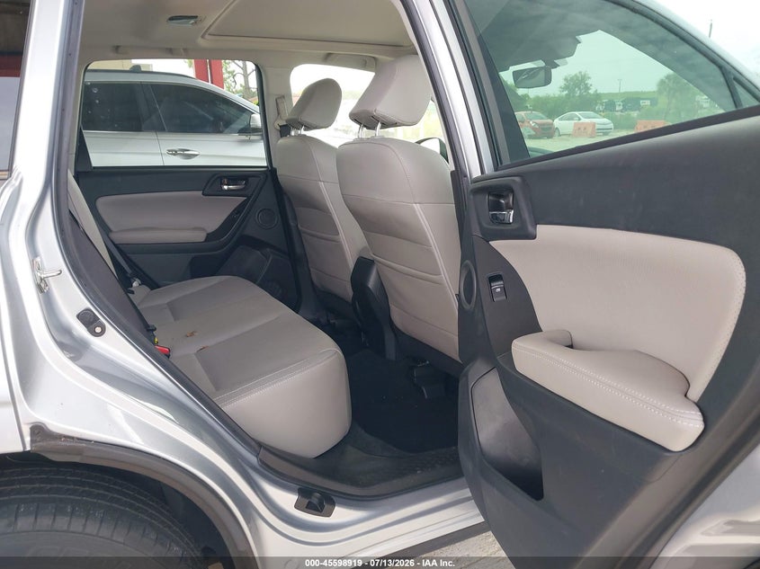 2018 SUBARU FORESTER auction photo 8