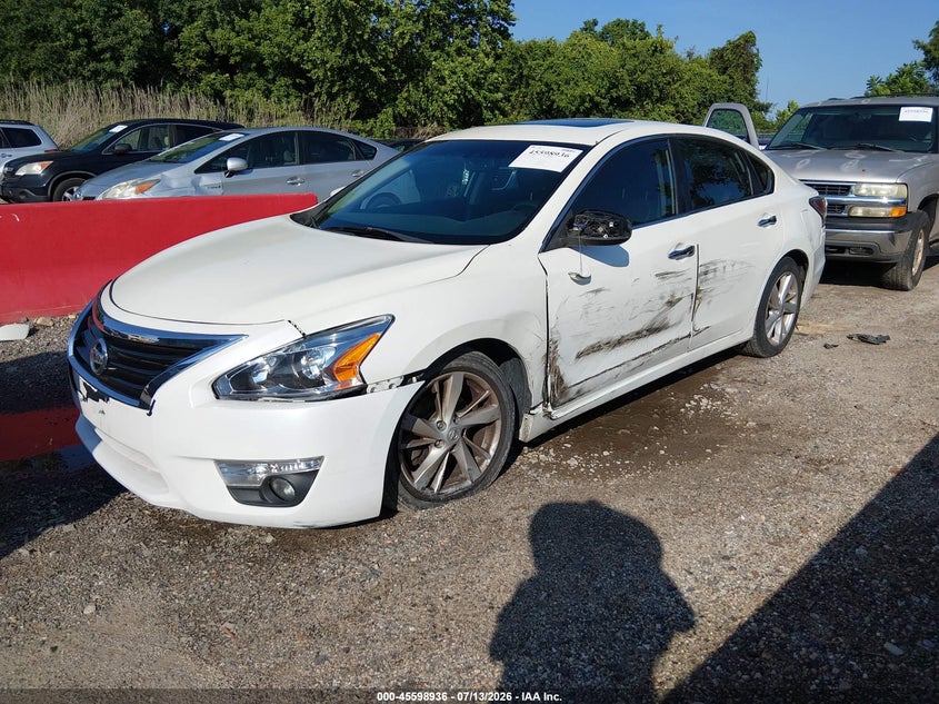 2014 Nissan Altima, Left & Right Side, IAAI, VIN 1N4AL3AP3EC160541 — photo 2