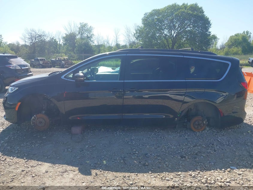 2022 Chrysler Pacifica Touring L VIN: 2C4RC1BG4NR117107 Lot: 45599038