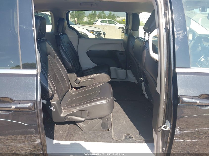 2022 Chrysler Pacifica Touring L VIN: 2C4RC1BG4NR117107 Lot: 45599038