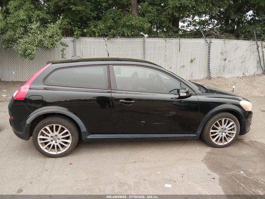 2011 Volvo C30 R-Design/T5 (Retail Only) VIN: YV1672MK9B2223703 Lot: 45599085