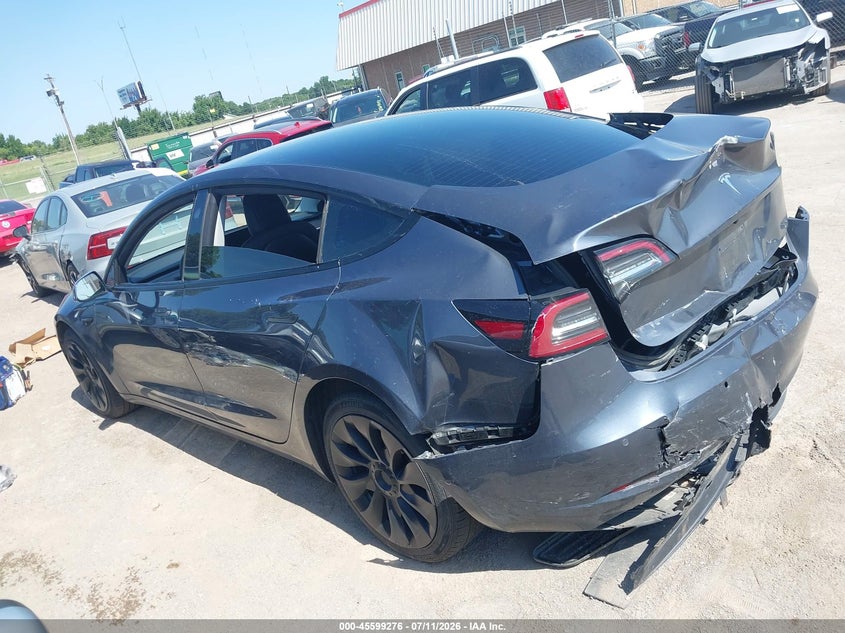 TESLA MODEL 3 - zdjęcie 14