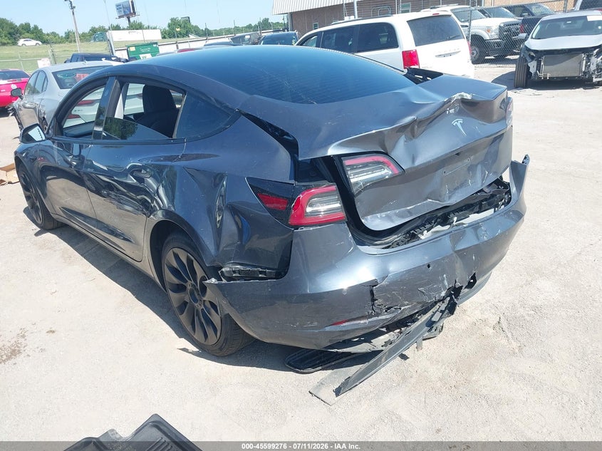 TESLA MODEL 3 - zdjęcie 3