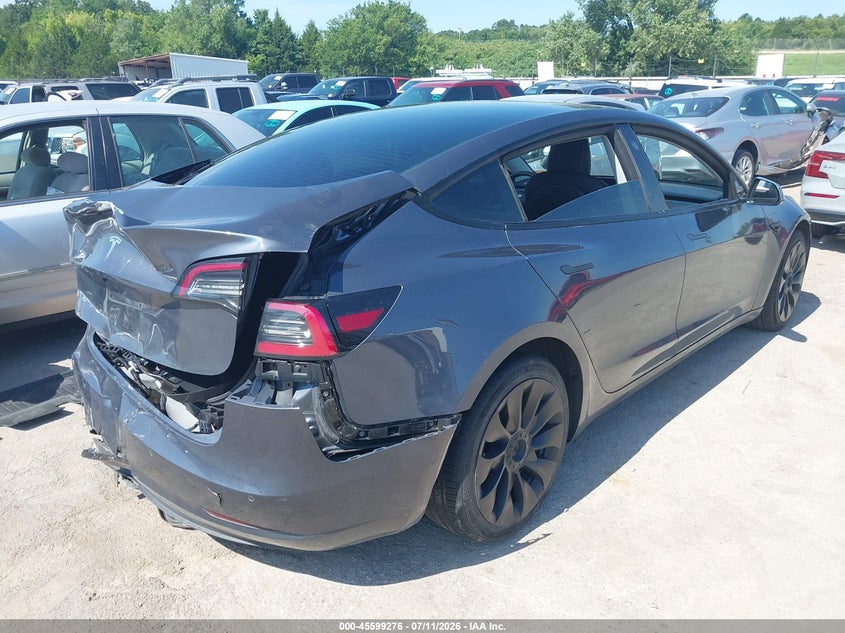 TESLA MODEL 3 - zdjęcie 4
