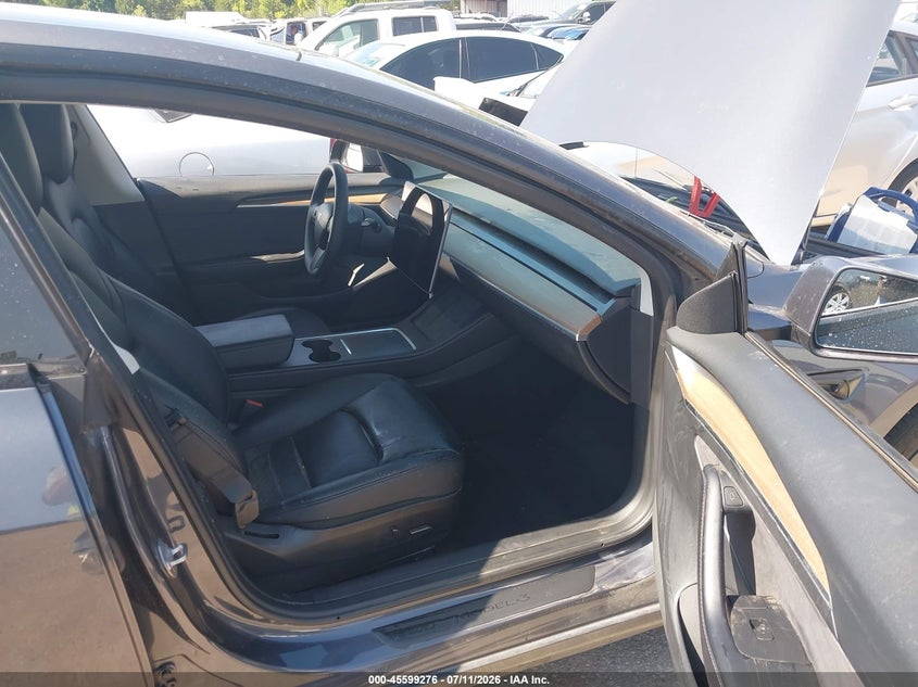 TESLA MODEL 3 - zdjęcie 5