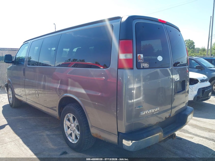 2011 GMC SAVANA 1500 auction photo 3