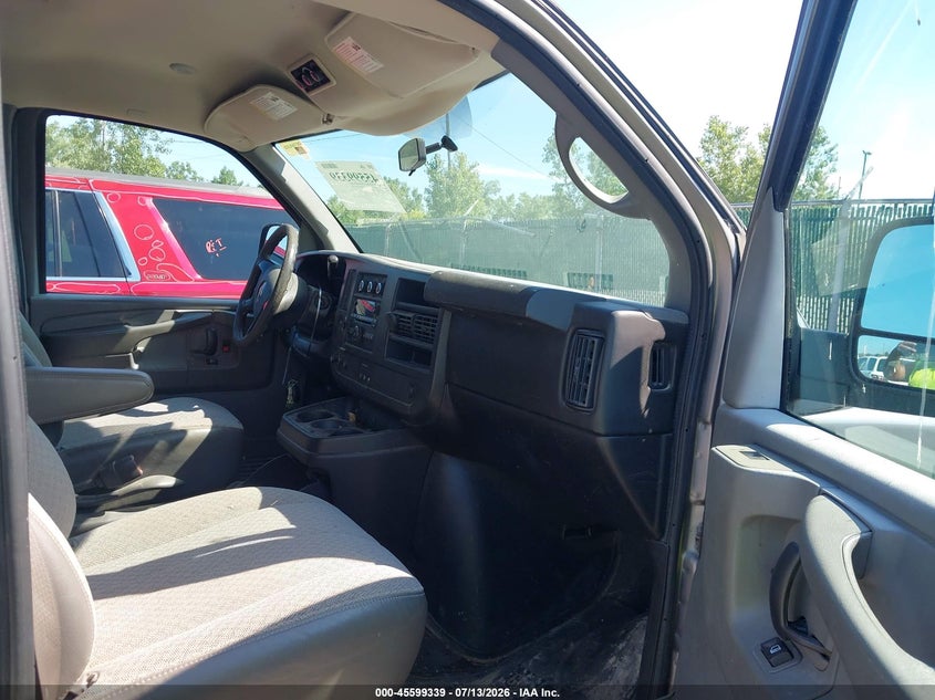 2011 GMC SAVANA 1500 auction photo 5