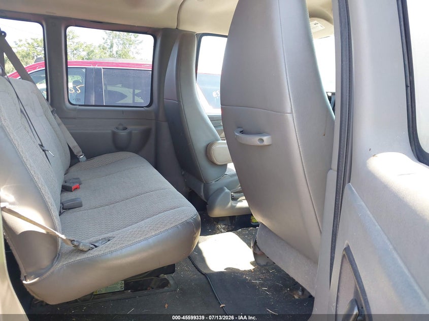 2011 GMC SAVANA 1500 auction photo 8