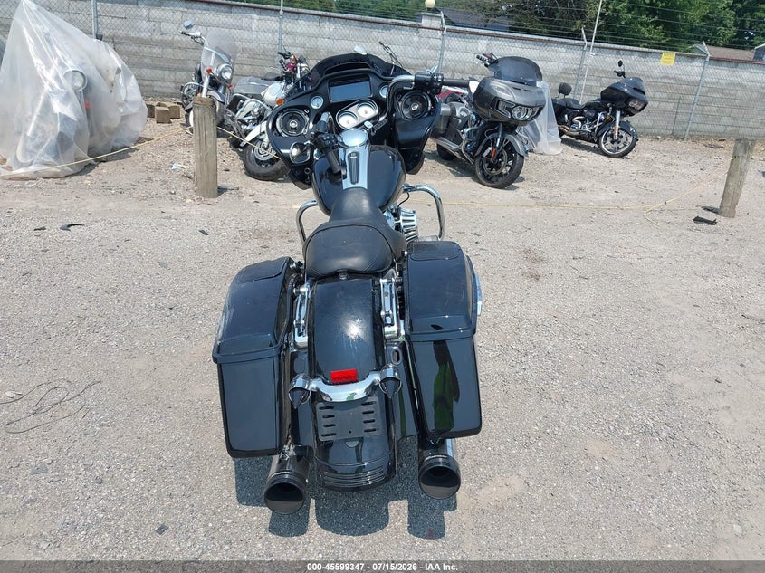 2017 Harley-Davidson Fltrx Road Glide VIN: 1HD1KHC13HB651767 Lot: 45599347