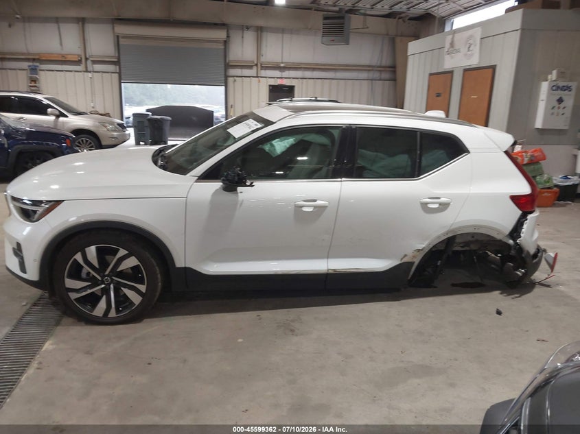 2023 Volvo Xc40 B5 Plus Bright Theme VIN: YV4L12UN9P2932222 Lot: 45599362
