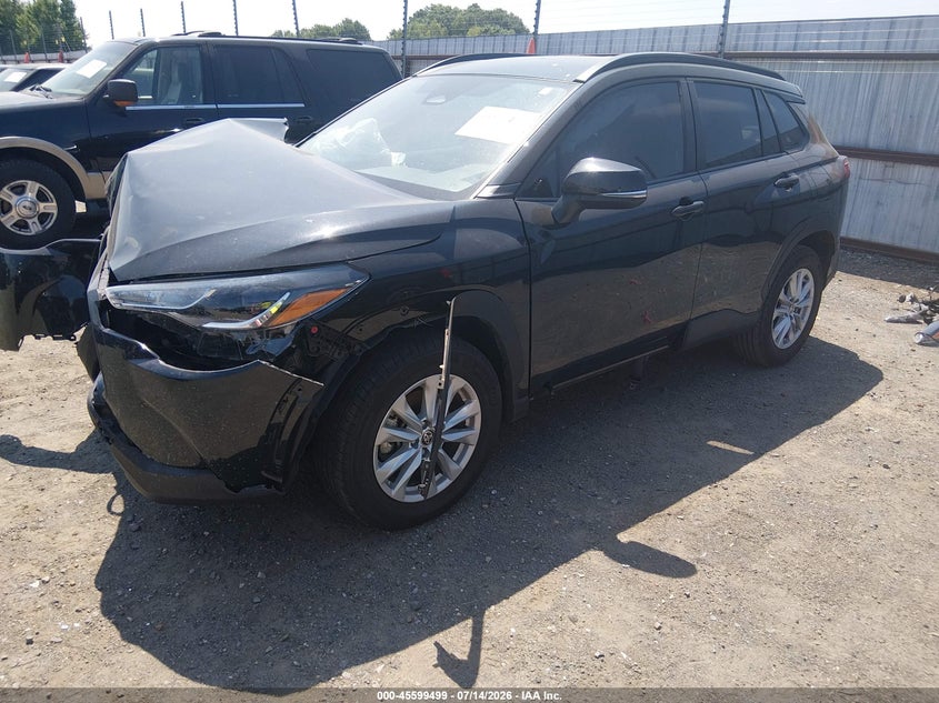 2025 Toyota Corolla Cross Le, Front End, IAAI, VIN 7MUCAAAG1SV136767 — photo 2