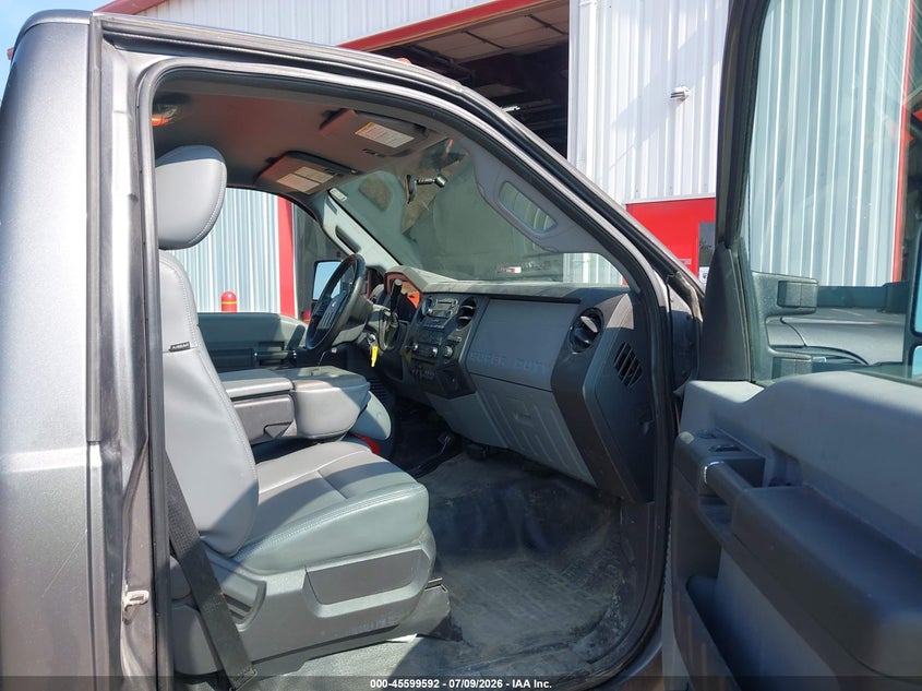 2014 FORD F-550 CHASSIS auction photo 5