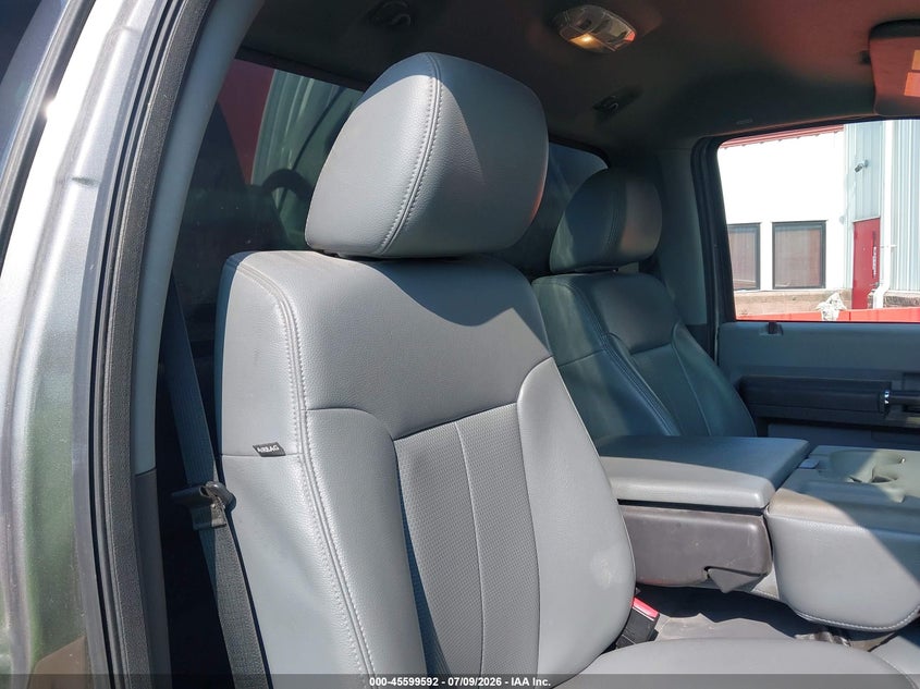 2014 FORD F-550 CHASSIS auction photo 8