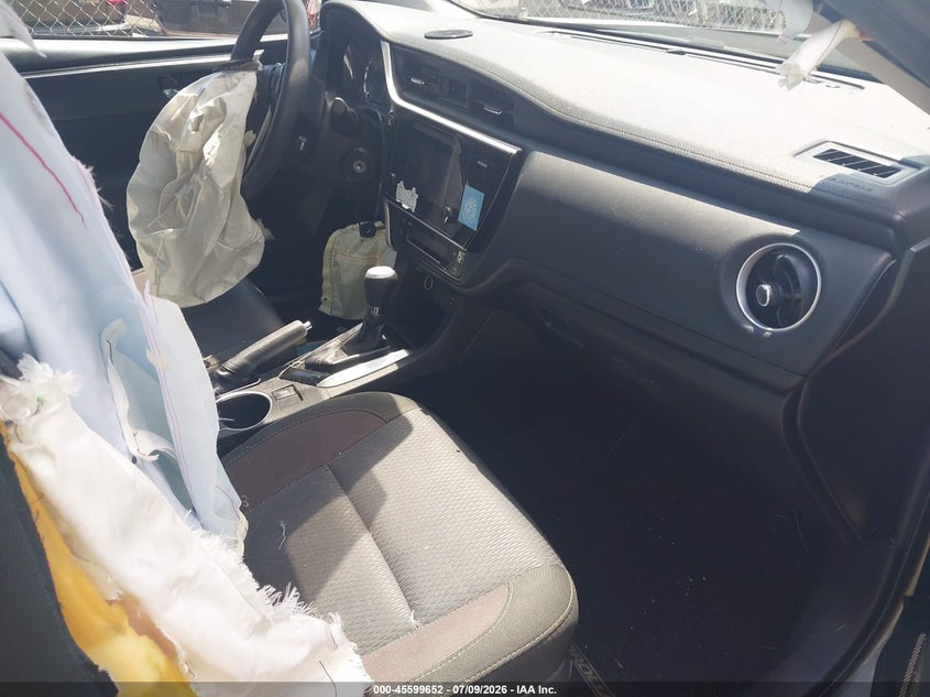 2017 TOYOTA COROLLA auction photo 5