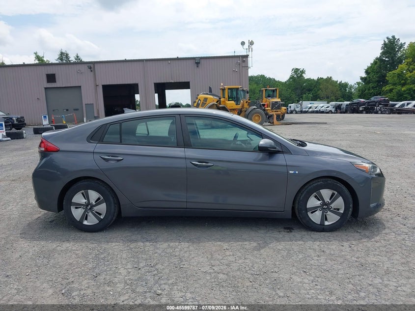 2018 HYUNDAI IONIQ HYBRID BLUE — Фото 15