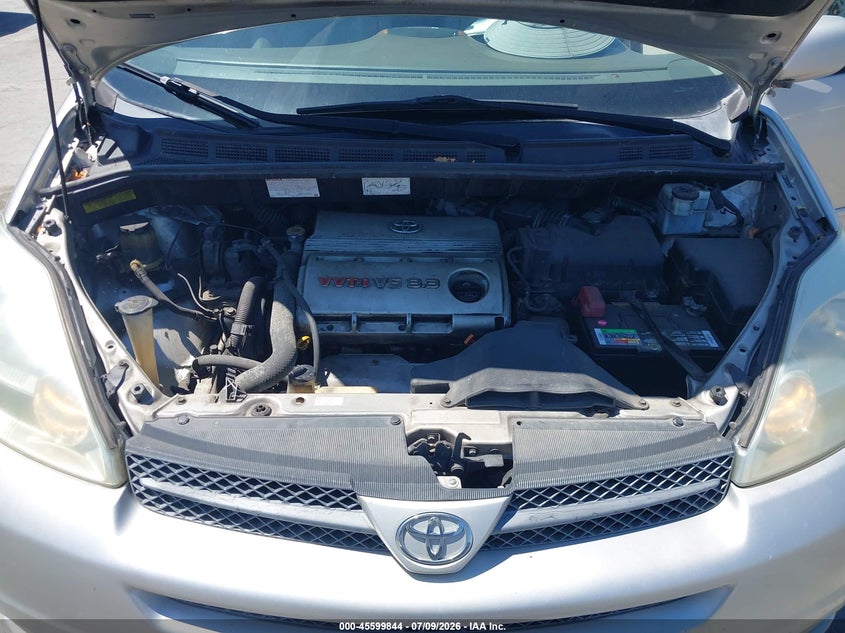 AtlanticExpress - Toyota Sienna