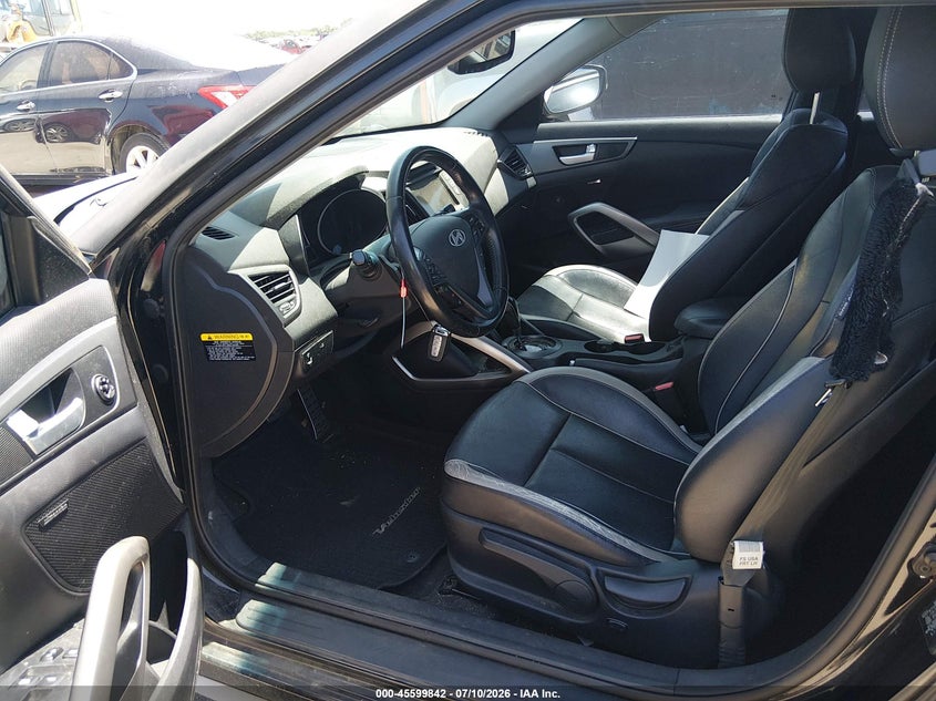 2013 HYUNDAI VELOSTER auction photo 5