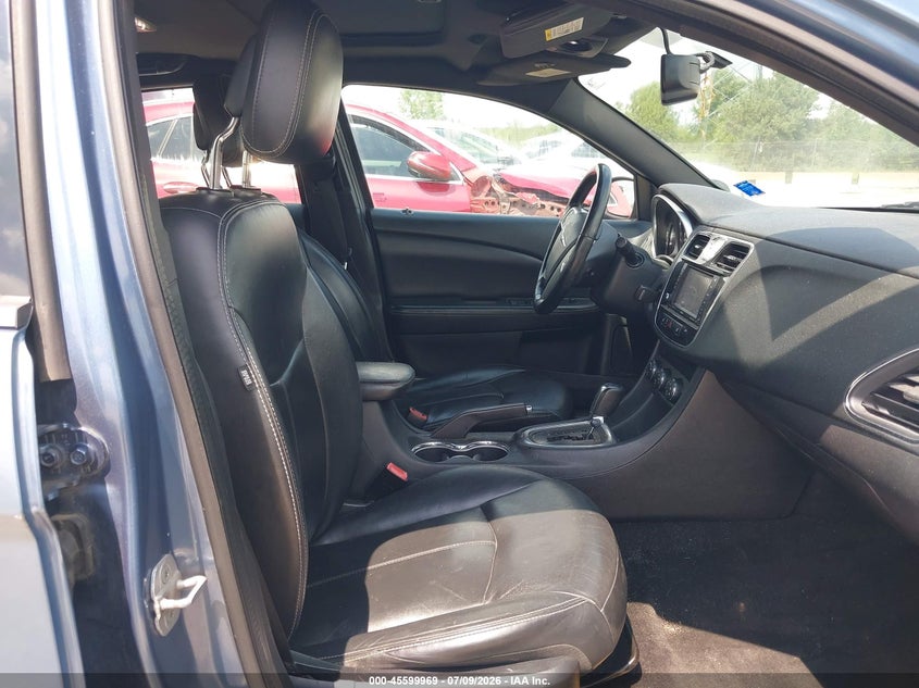 2011 CHRYSLER 200 auction photo 5