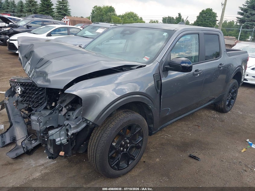2025 Ford Maverick, Right Front, IAAI, VIN 3FTTW8JA4SRB66610 — photo 2