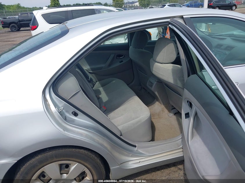 2009 TOYOTA CAMRY auction photo 8