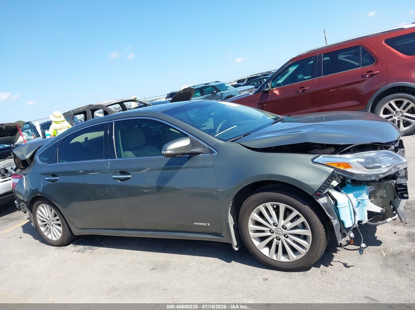 2013 TOYOTA AVALON HYBRID LIMITED · Фото 14