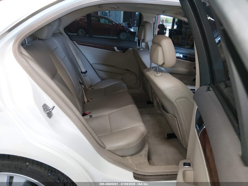 2010 Mercedes-Benz C 300 Luxury 4Matic/Sport 4Matic VIN: WDDGF8BB5AR090050 Lot: 45600281