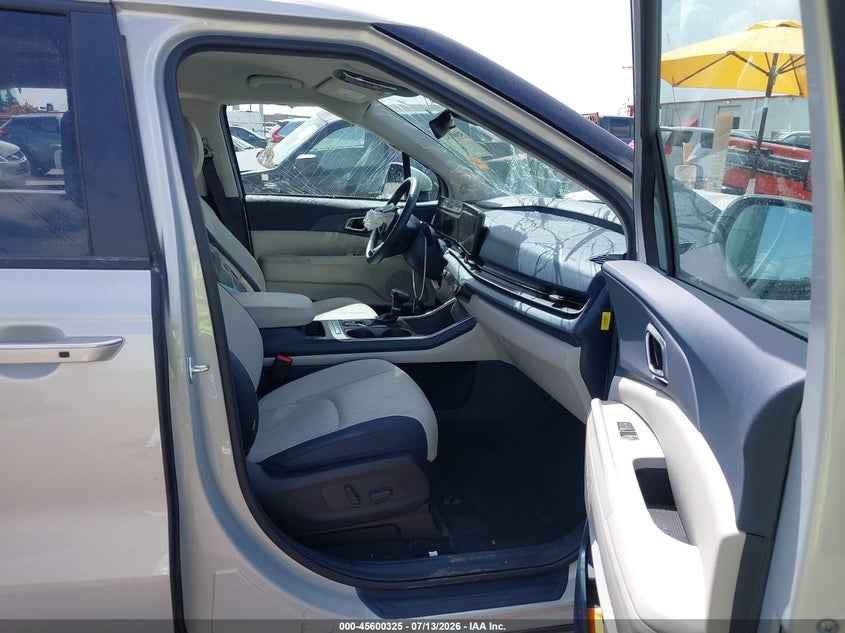 2026 KIA CARNIVAL MPV auction photo 5