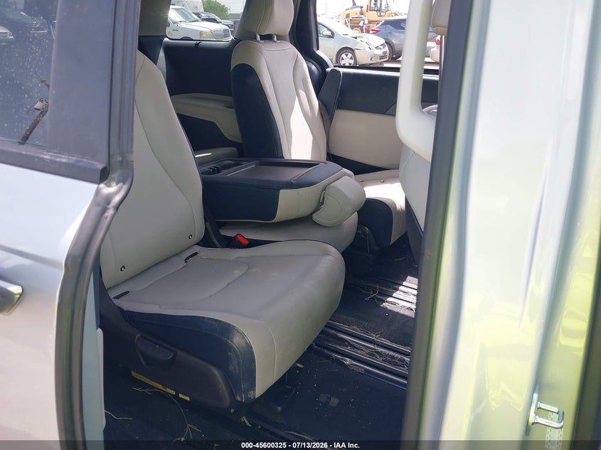 2026 KIA CARNIVAL MPV auction photo 8
