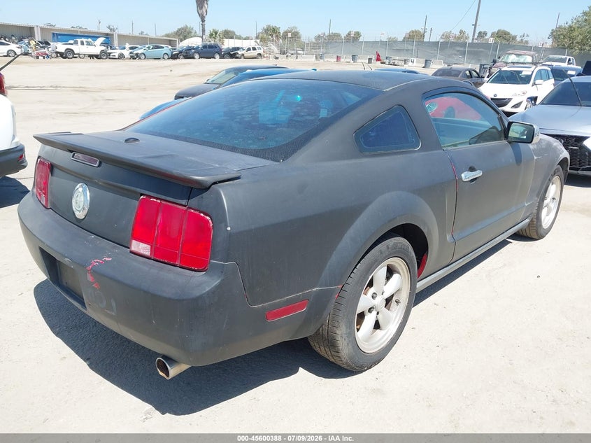 2007 FORD MUSTANG auction photo 4