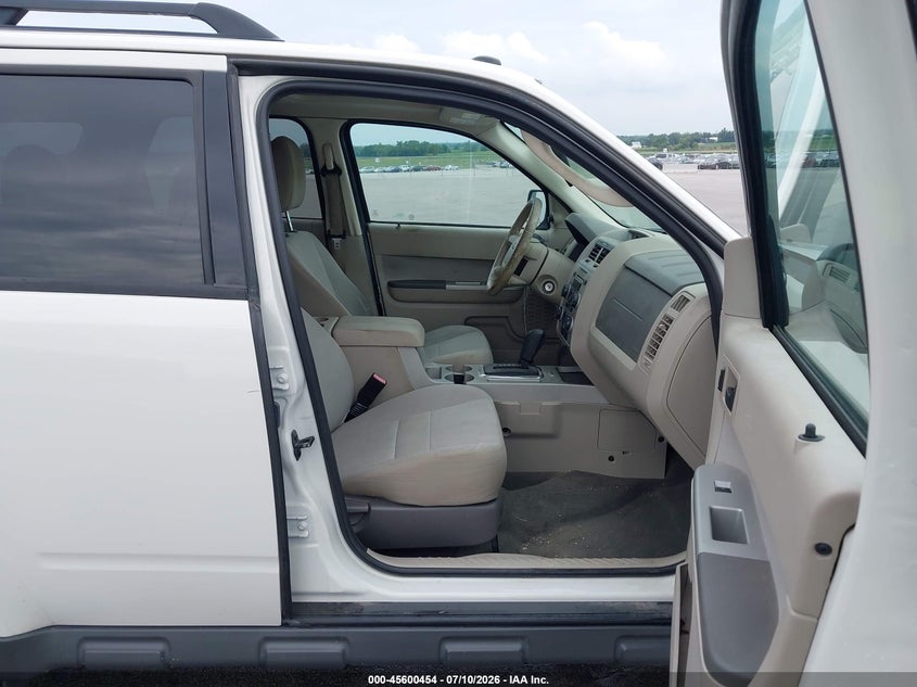 2012 FORD ESCAPE auction photo 5