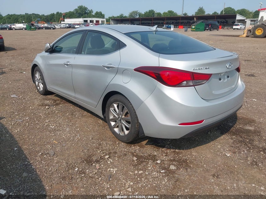 2015 HYUNDAI ELANTRA auction photo 3