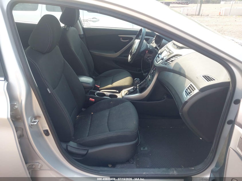 2015 HYUNDAI ELANTRA auction photo 5