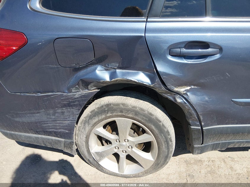 2013 SUBARU OUTBACK auction photo 6
