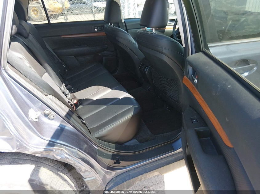 2013 SUBARU OUTBACK auction photo 8