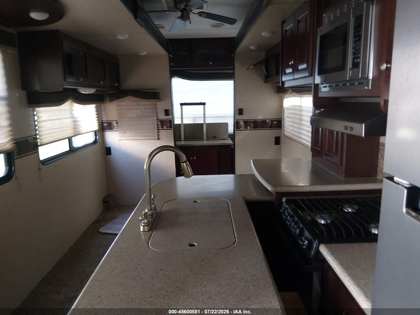 2015 HEARTLAND ELKRIDGE auction photo 5