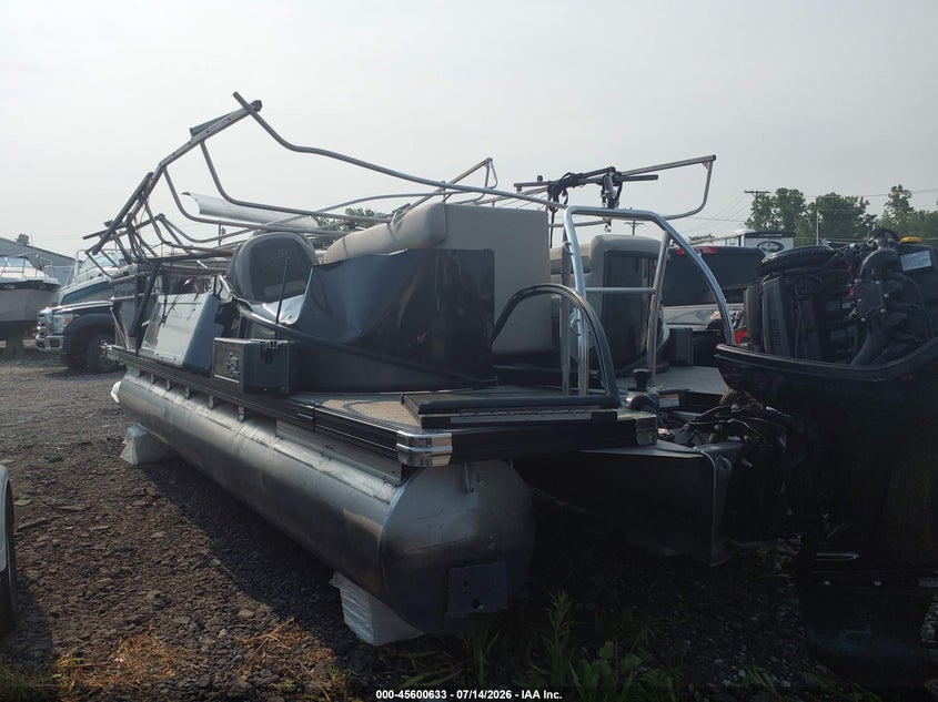 2023 BARLETTA PONTOON auction photo 3
