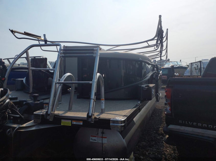 2023 BARLETTA PONTOON auction photo 4