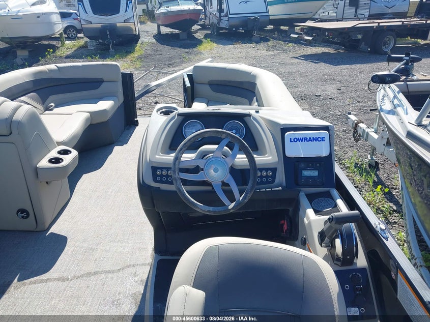 2023 BARLETTA PONTOON auction photo 7